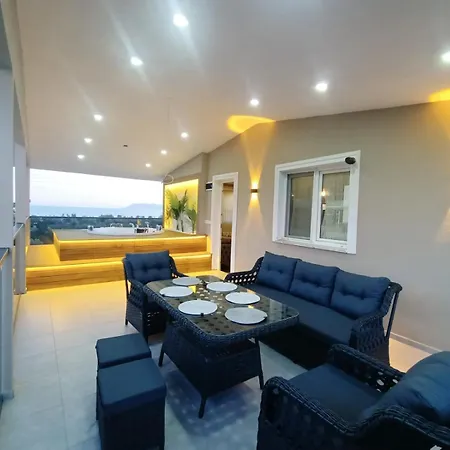 Defne フェティエ